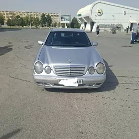 Mercedes-Benz E320 2000
