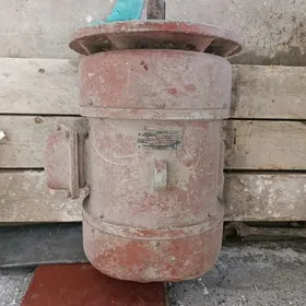 электродвигатель