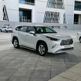 Toyota Highlander 2022