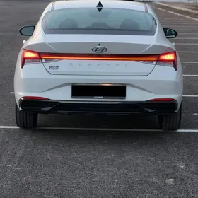 Hyundai Elantra 2021