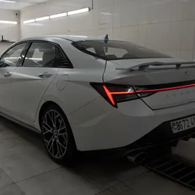 Hyundai Elantra 2022