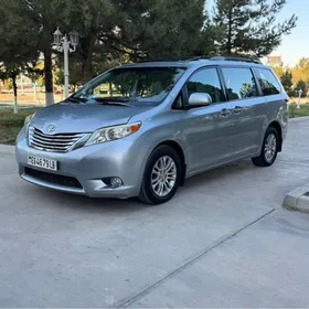 Toyota Sienna 2013