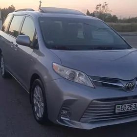 Toyota Sienna 2018