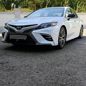 Toyota Camry 2018