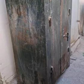 Сейф металлический