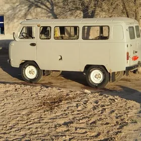 UAZ 2206 2000