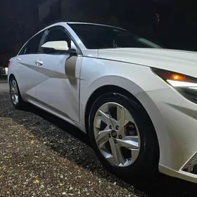 Hyundai Elantra 2021