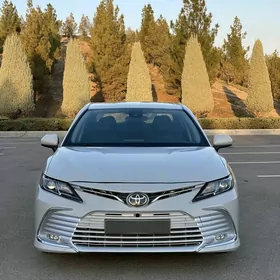Toyota Camry 2022