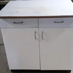 Стол кухонный