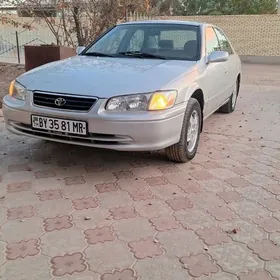 Toyota Camry 2000