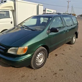 Toyota Sienna 1999