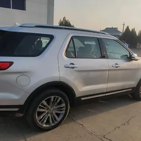 Ford Explorer 2019