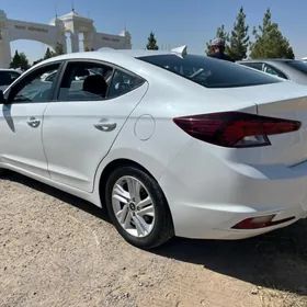 Hyundai Elantra 2019