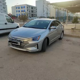 Hyundai Elantra 2020