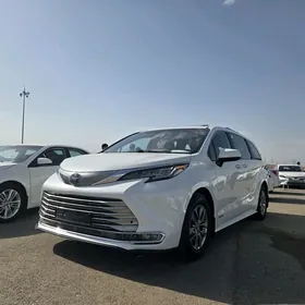 Toyota Sienna 2021