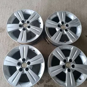 15-lik diska Corolla