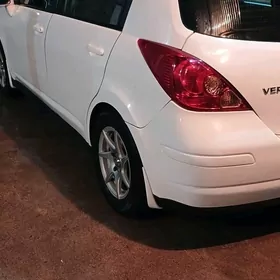 Nissan Versa 2012