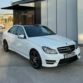 Mercedes-Benz C250 2013