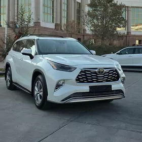 Toyota Highlander 2020