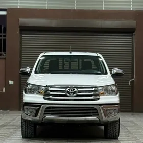 Toyota Hilux 2022