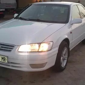 Toyota Camry 2000