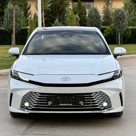 Toyota Camry 2025