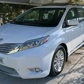 Toyota Sienna 2016
