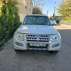 Mitsubishi Pajero 2017