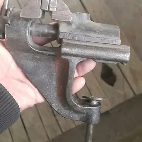 тиски новый СССР