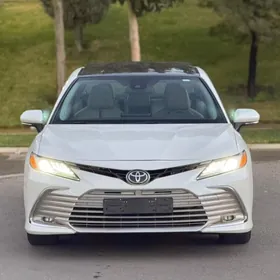 Toyota Camry 2021