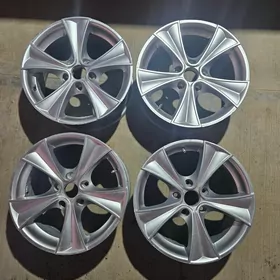 Diskalar Toyota kamry 16-lyk