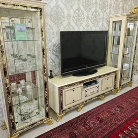 Potstawka we Telewizor bile