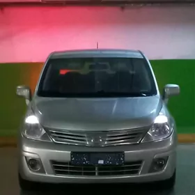 Nissan Versa Fara 2011