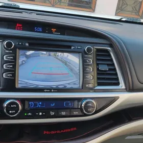 Toyota Highlander 2019