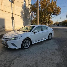 Toyota Camry 2018