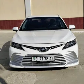 Toyota Camry 2021