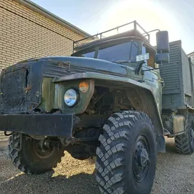 Ural 4320 1985
