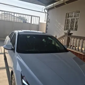 Hyundai Elantra 2021