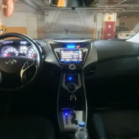 Hyundai Elantra 2011