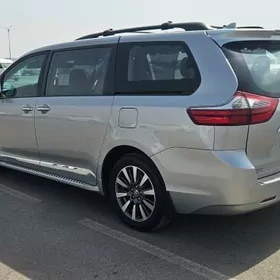 Toyota Sienna 2020