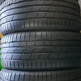Hankook 245 40 19