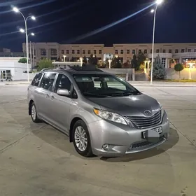 Toyota Sienna 2016