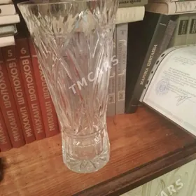 Продам хрустальные вазы и т. д