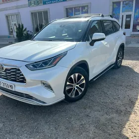 Toyota Highlander 2022