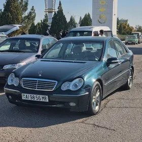 Mercedes-Benz C250 2004