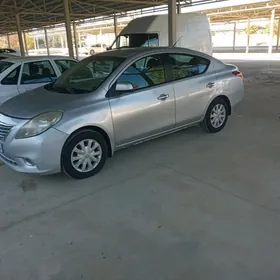 Nissan Versa 2011