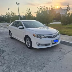 Toyota Camry 2014
