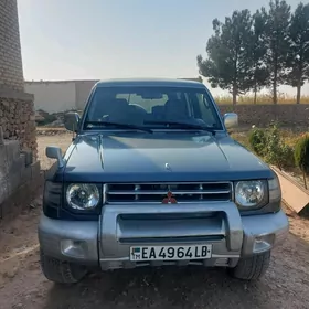 Mitsubishi Pajero 1998