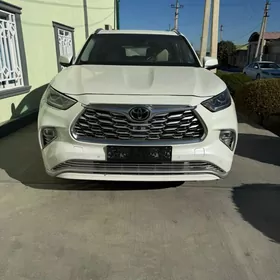 Toyota Highlander 2022