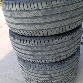 Pakryşga Michelin 235,45,18